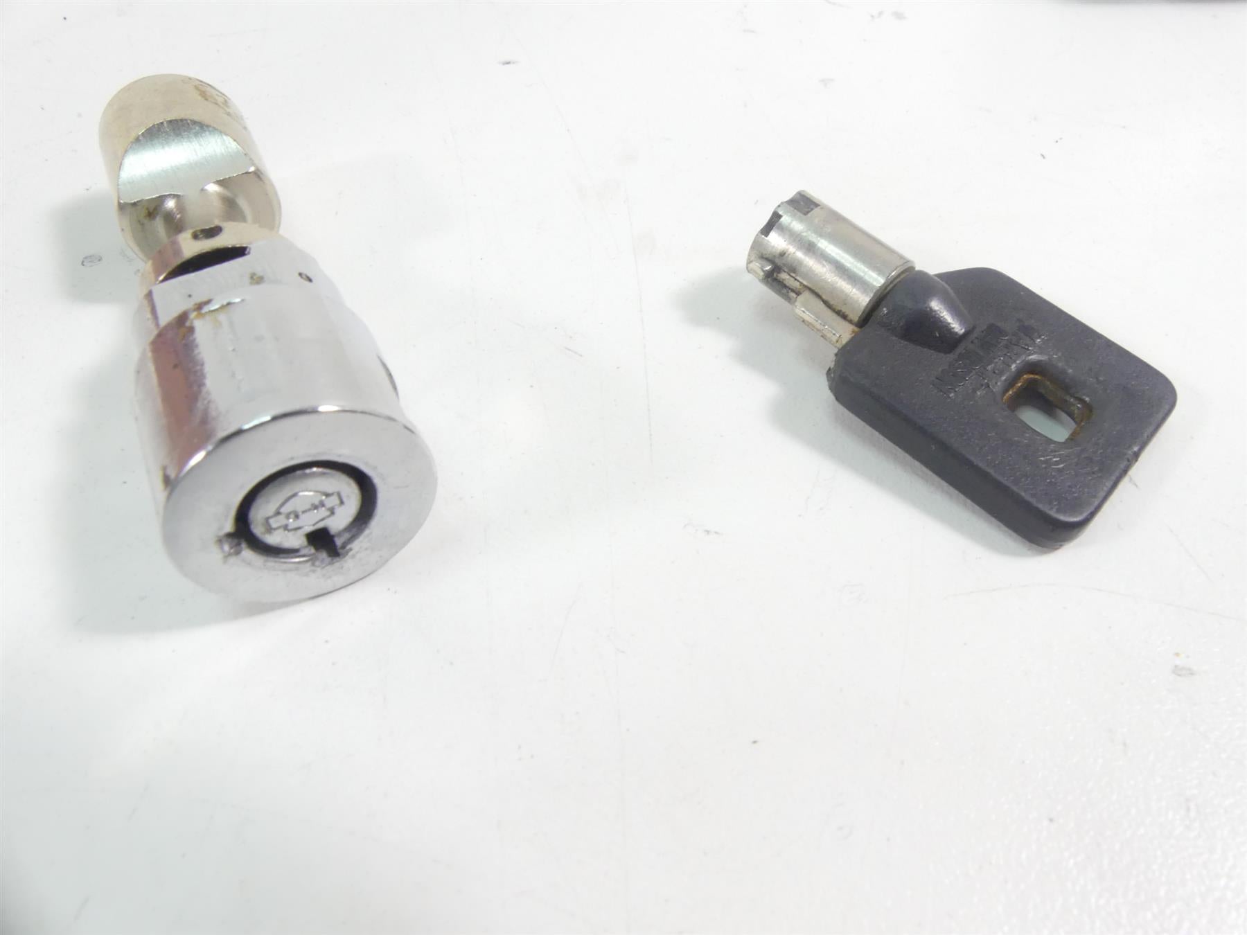 1995 Harley Dyna FXDL Low Rider Ignition Switch Steering Lock Key Set 71421-94 {{ shop.shopifyCountryName }} - Mototech271