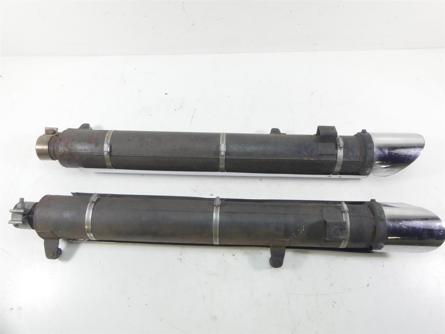 2011 Victory Vision Tour Oem Exhaust Muffler Silencer Pipe Set 1262226 1262225 {{ shop.shopifyCountryName }} - Mototech271