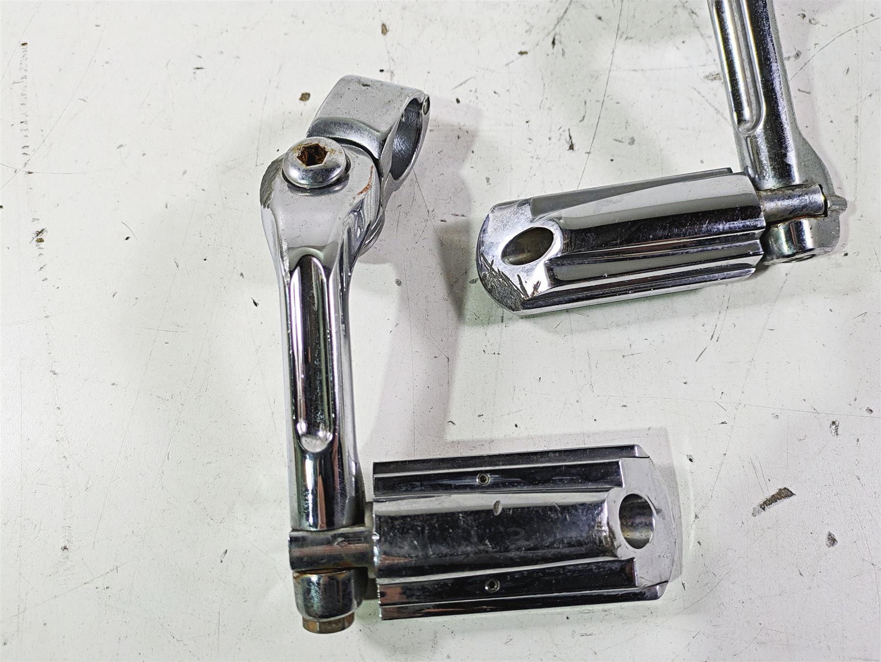 2003 Harley Touring FLHTCUI 100TH E-Glide Highway Foot Peg Set 50829-07A {{ shop.shopifyCountryName }} - Mototech271