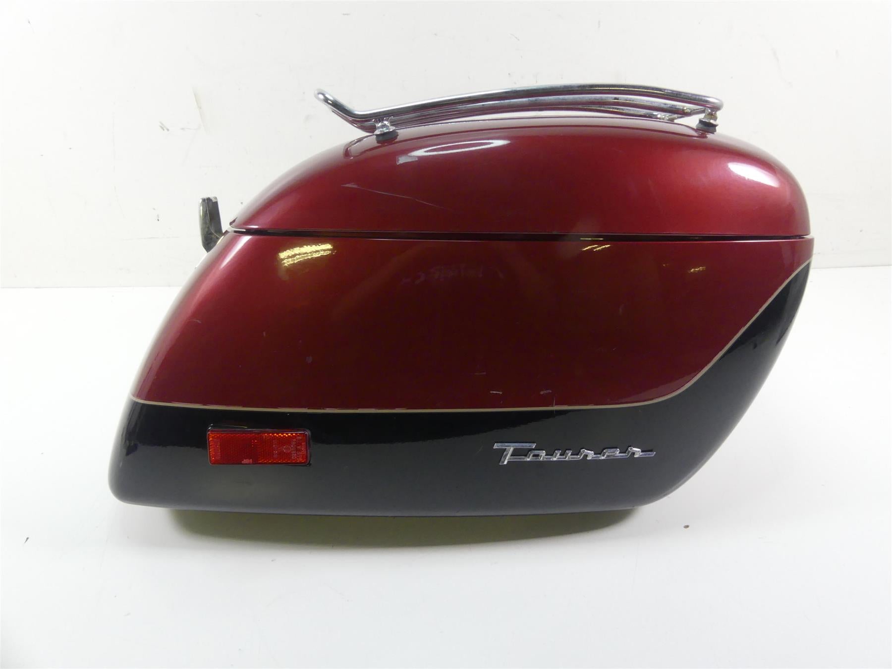 1998 Honda Shadow VT1100T Right Saddlebag Saddle Bag Box - Read 81224-MBC-000 {{ shop.shopifyCountryName }} - Mototech271