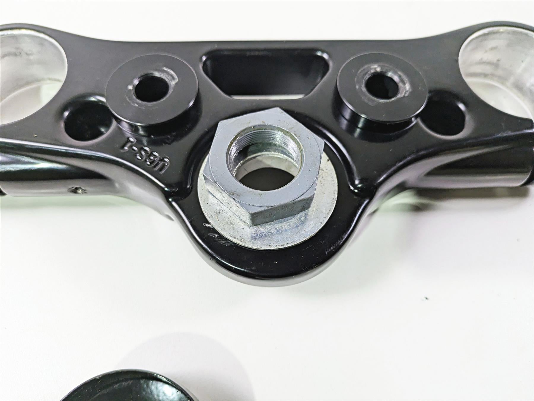 2011 Harley FXDC Dyna Super Glide Upper Triple Tree Steering Clamp 45538-08 {{ shop.shopifyCountryName }} - Mototech271