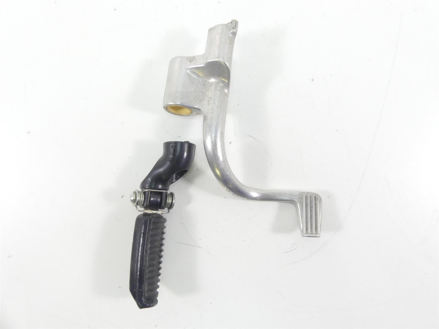 2006 Harley VRSCD Night Rod Right Front Footpeg & Brake Lever 49135-06 {{ shop.shopifyCountryName }} - Mototech271