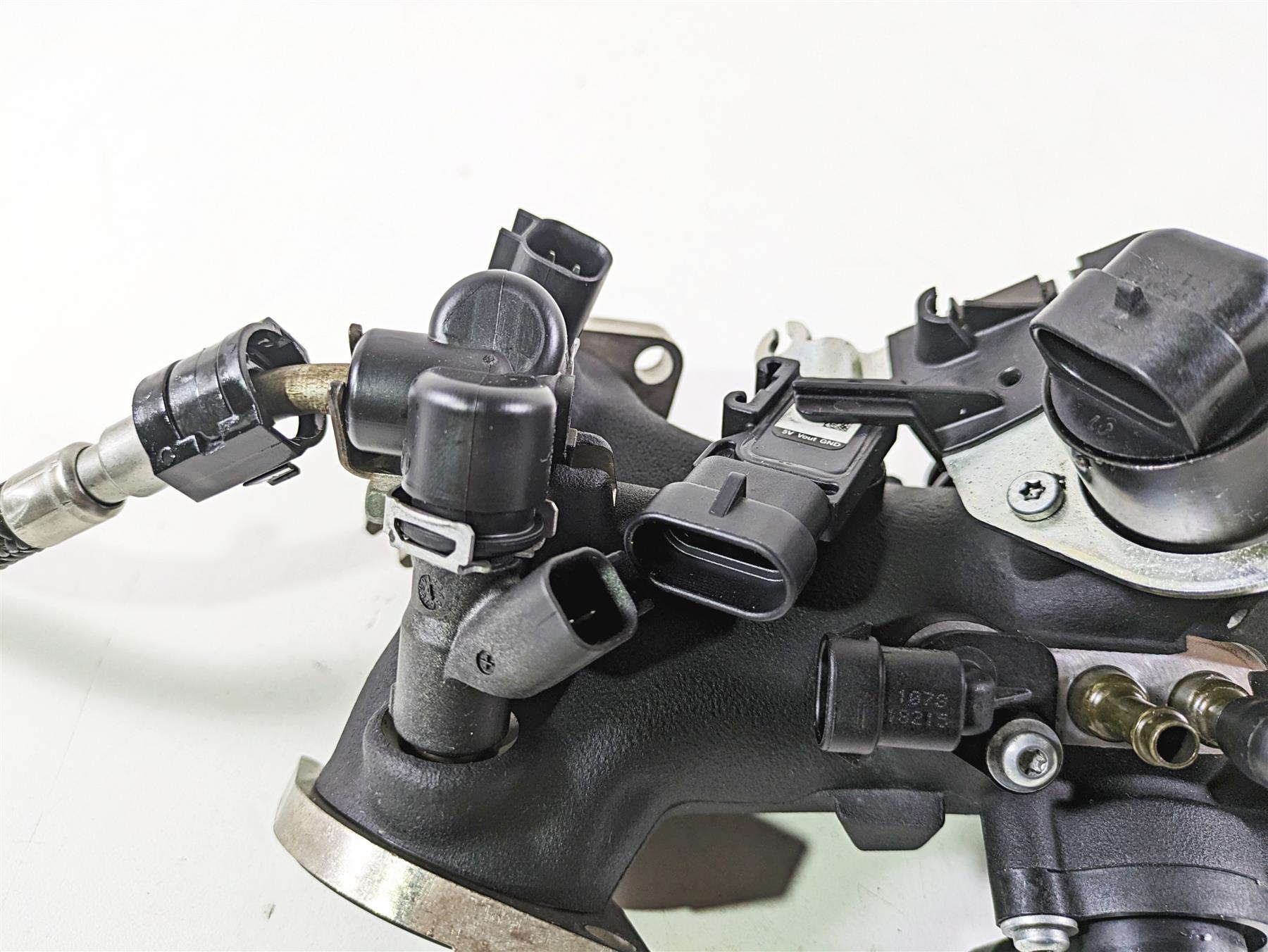 2017 Harley Dyna FXDB Street Bob Throttle Body Fuel Injection 27708-10A {{ shop.shopifyCountryName }} - Mototech271