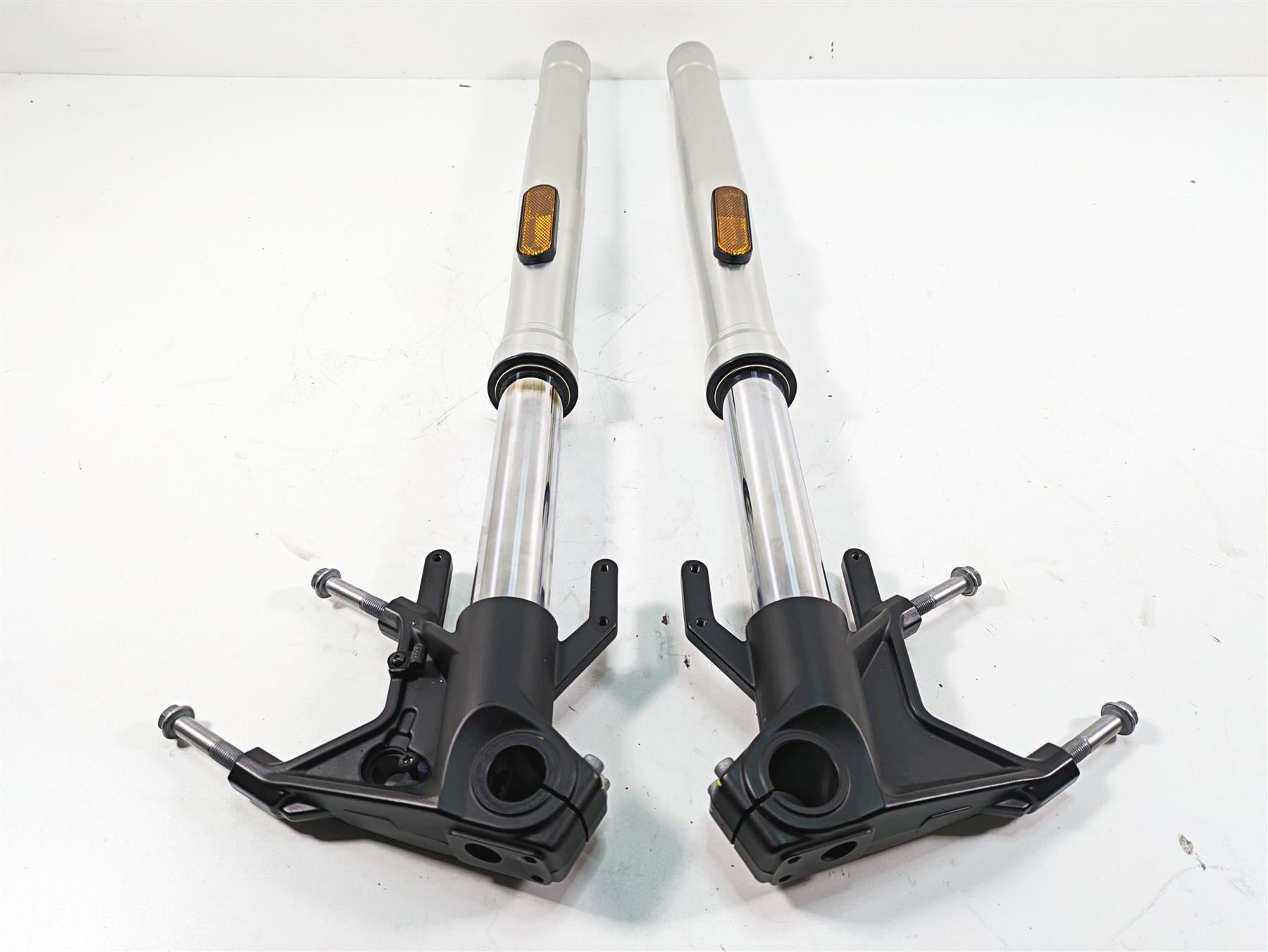 2020 Moto Guzzi V85 TT Adventure Straight Front Fork Leg Set - Read 2B004749