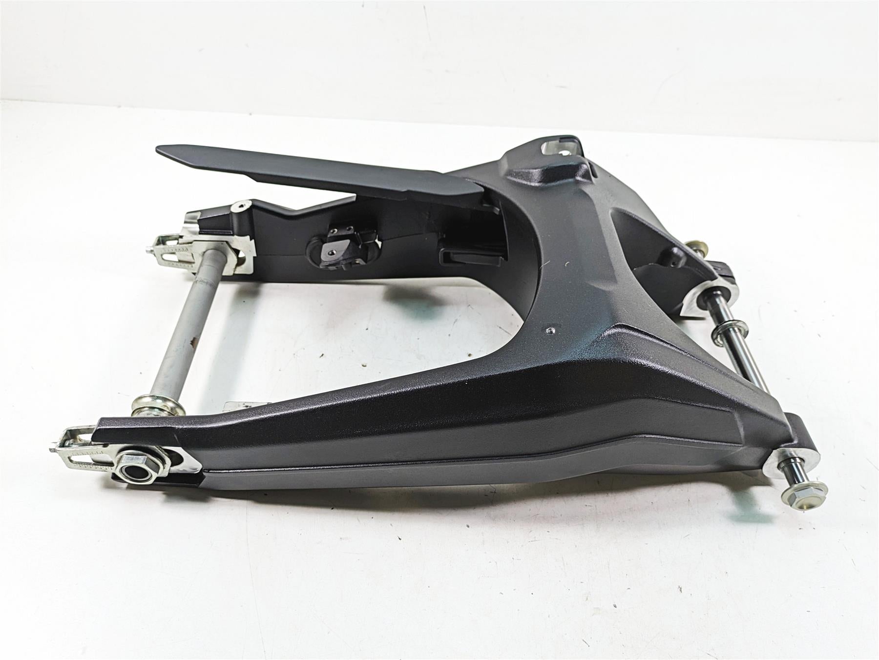 2020 Ducati Scrambler 1100 Sport Pro Rear Swingarm & Axle Set 37012462AA {{ shop.shopifyCountryName }} - Mototech271