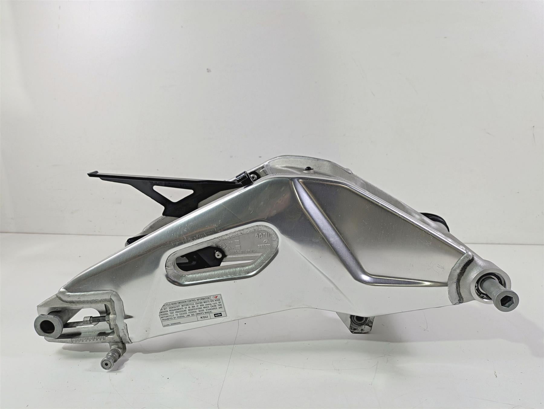 2017 Aprilia RSV 1100 Tuono V4 Factory Rear Swingarm Swing Arm - Read 2B001289 {{ shop.shopifyCountryName }} - Mototech271