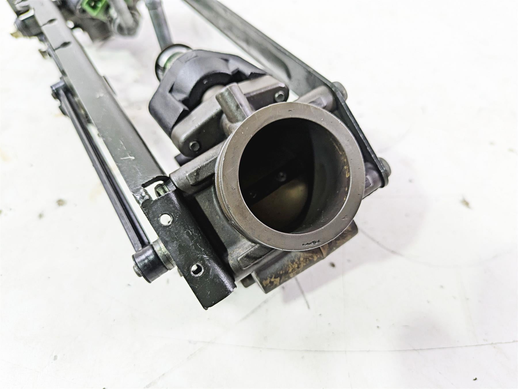 1998 Moto Guzzi California 1100 EV Throttle Body Fuel Injectors GU30112571 {{ shop.shopifyCountryName }} - Mototech271