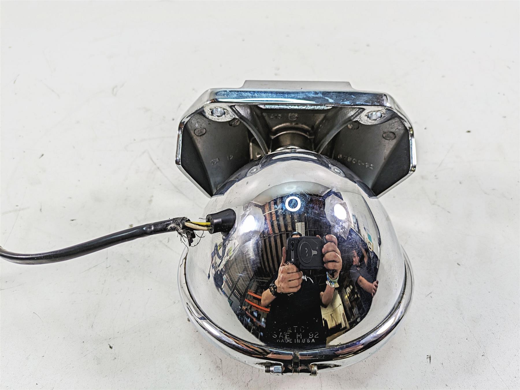 2005 Harley Dyna FXDL Low Rider Led Headlight Head Light + Visor 5-3/4" 69675-05 {{ shop.shopifyCountryName }} - Mototech271