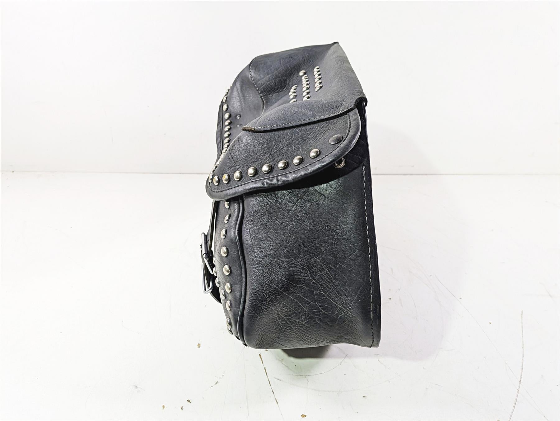 2008 Harley FLSTC 105TH Softail Heritage Left Saddlebag Saddle Bag 90476-06A {{ shop.shopifyCountryName }} - Mototech271