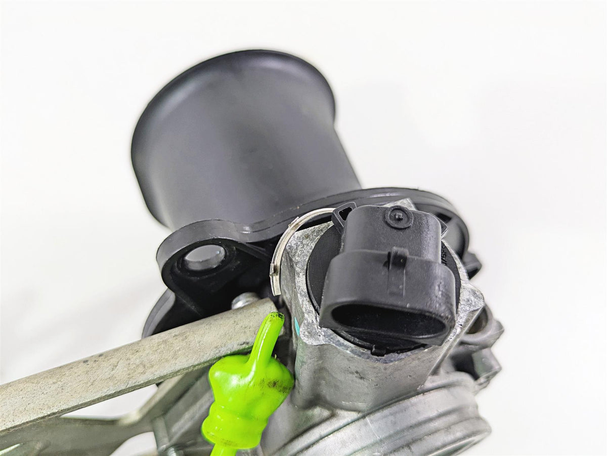 2010 Ducati Streetfighter 1098 S Throttle Body Bodies READ 28240791B {{ shop.shopifyCountryName }} - Mototech271