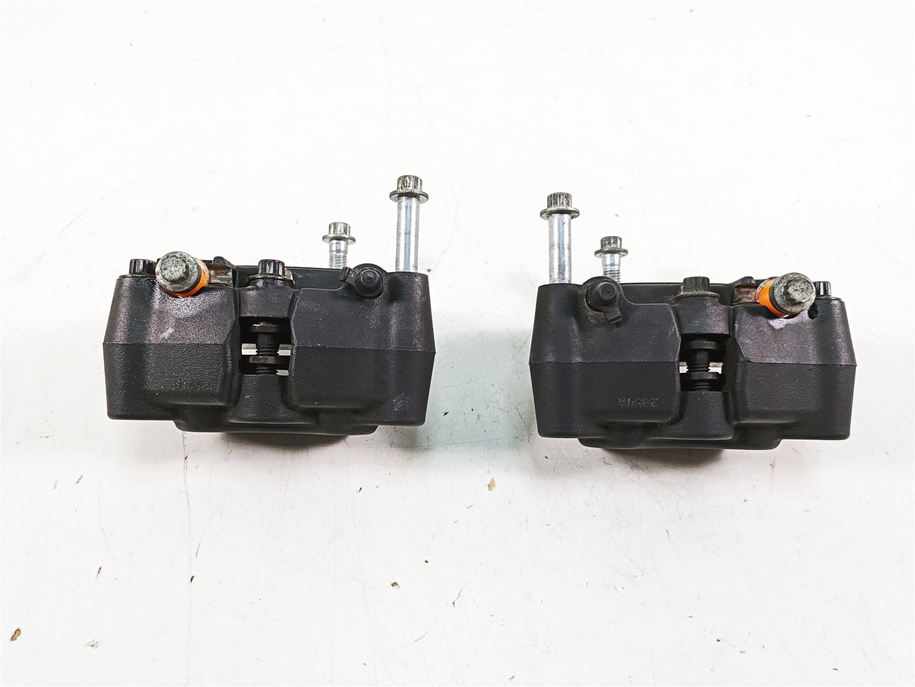 2015 Harley FXDL Dyna Low Rider Front Brake Caliper Set 41300001 41300002 {{ shop.shopifyCountryName }} - Mototech271