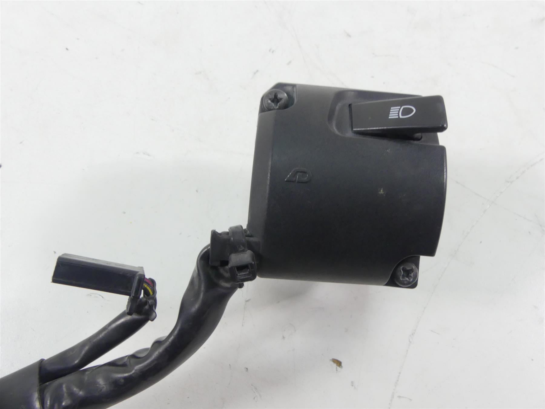 2015 Yamaha MT09 FZ09 Left Hand Blinker Control Switch -Read 1RC-83972-01-00 {{ shop.shopifyCountryName }} - Mototech271