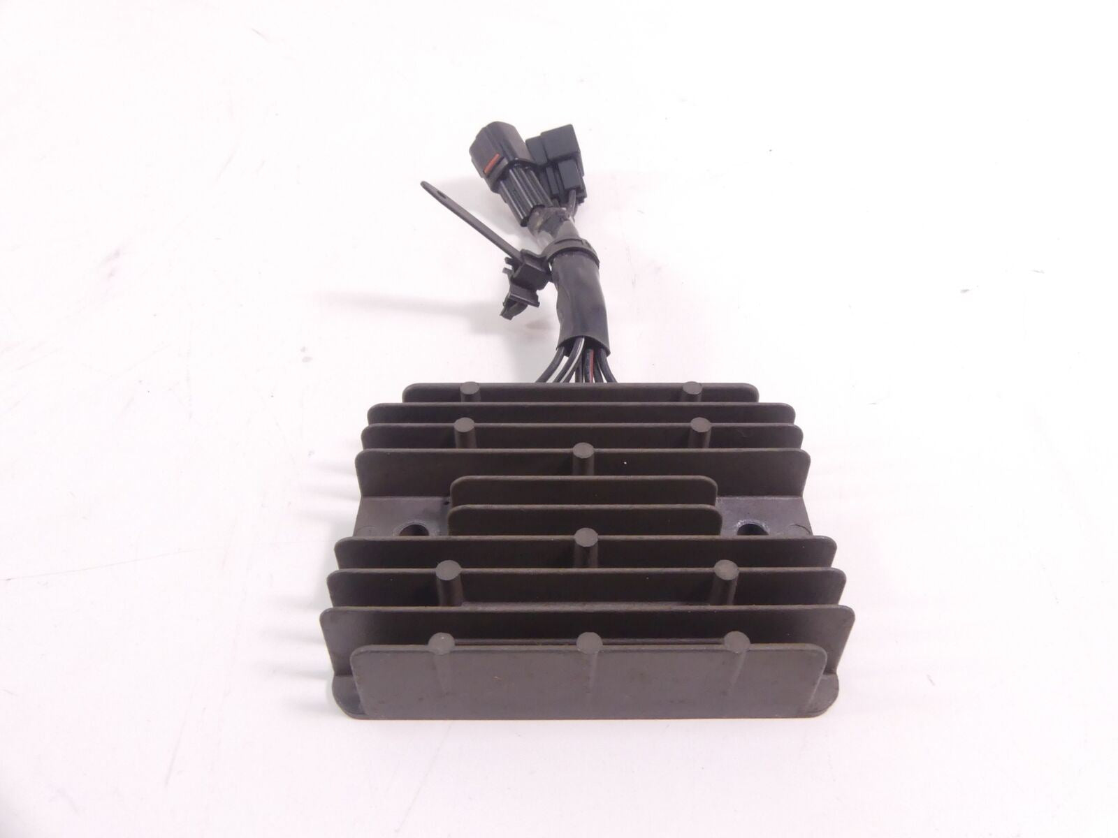 2007 Suzuki VL800 C50 Boulevard Rectifier Voltage Regulator 32800-47H00 {{ shop.shopifyCountryName }} - Mototech271