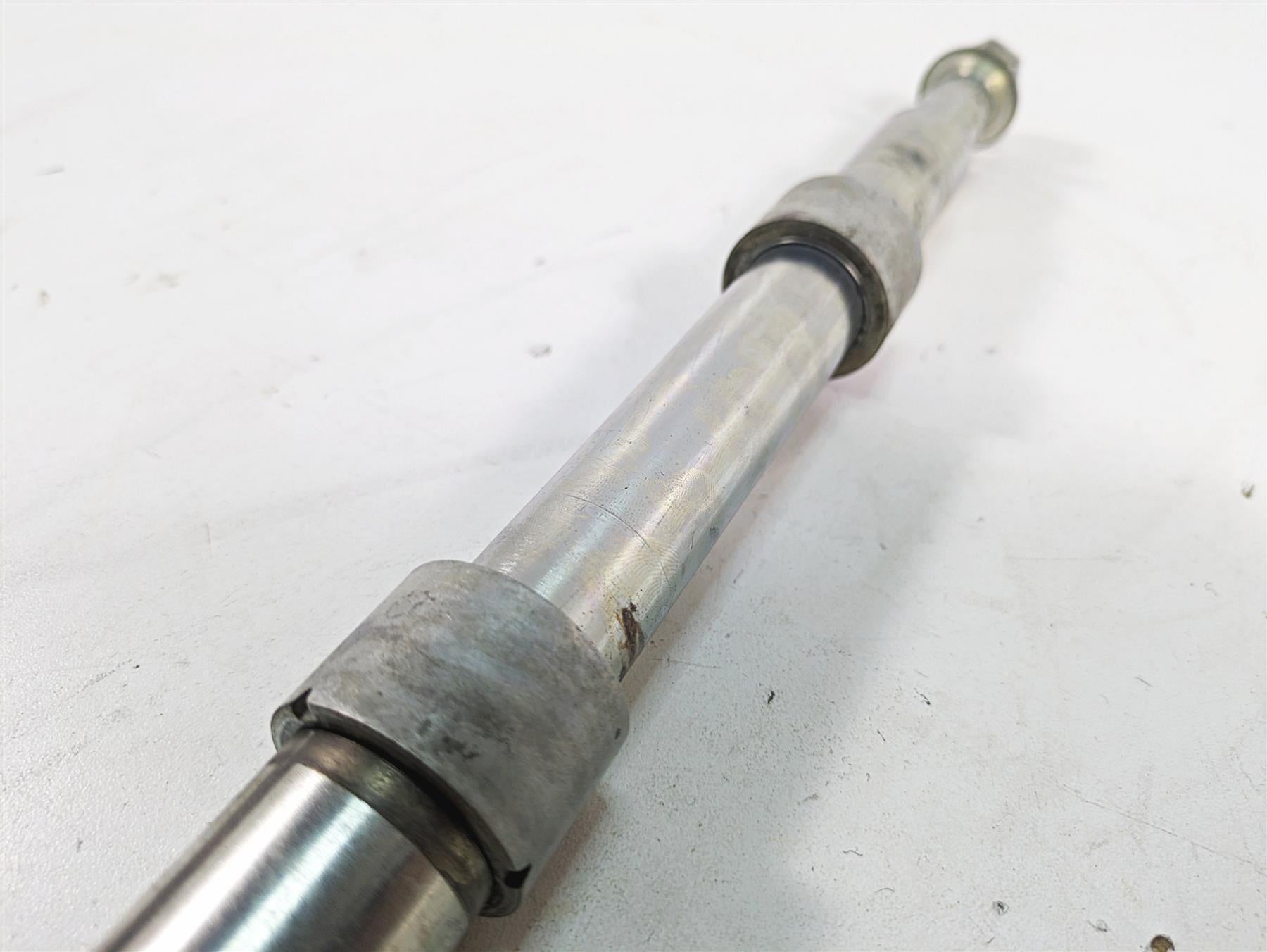 2006 Harley Touring FLHTCUI Electra Glide Front Wheel Spindle Axle 43364-00 {{ shop.shopifyCountryName }} - Mototech271