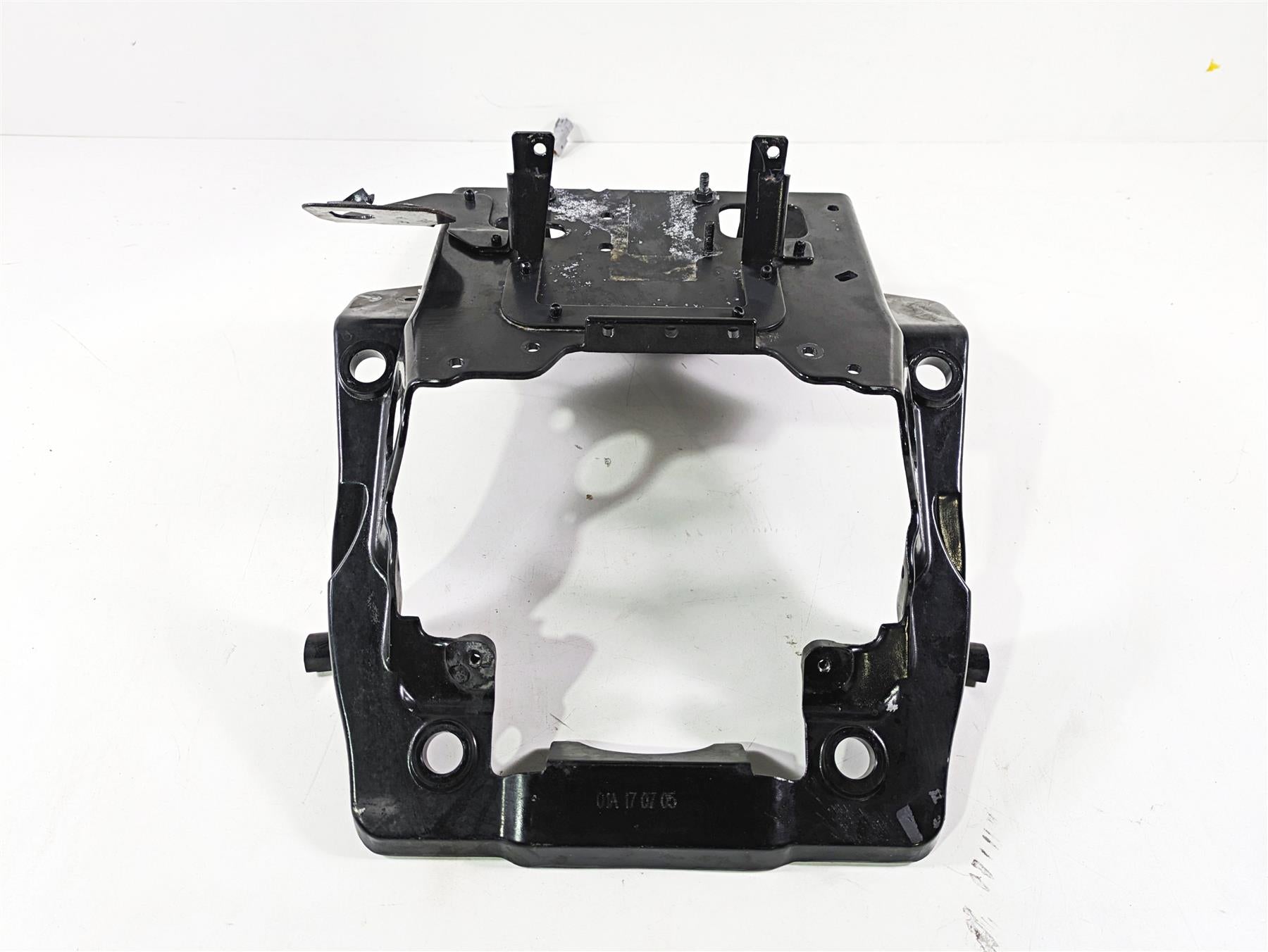 2018 Indian Chieftain Dark Horse Front Fairing Mount Holder Carrier 1020734 {{ shop.shopifyCountryName }} - Mototech271