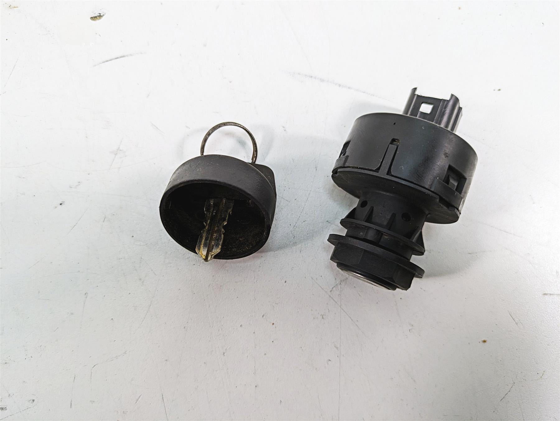 2018 Yamaha YXZ1000R EPS SS Ignition Light Awd Switch & Key Set 5UG-H2510-00-00 {{ shop.shopifyCountryName }} - Mototech271