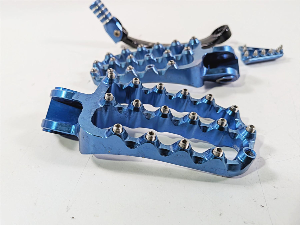 2018 Husqvarna 701 Supermoto Aftermarket Foot Peg & Shifter Lever Set 1030850170-Mototech271