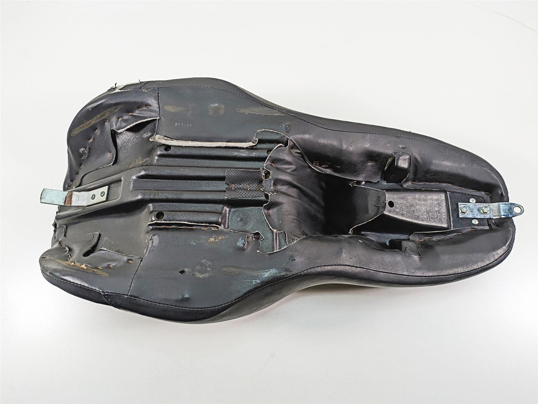 2006 Harley Touring FLHXI Street Glide Oem Driver Duo Seat Saddle -Read 52320-06 {{ shop.shopifyCountryName }} - Mototech271