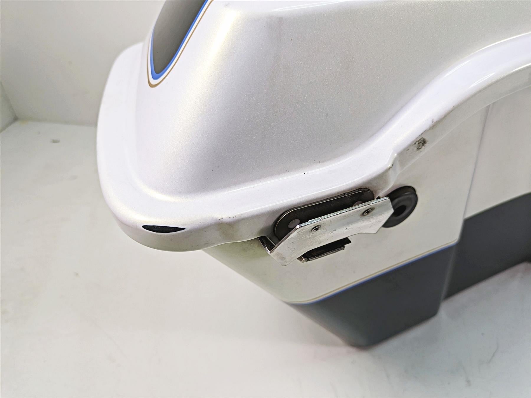 2008 Harley FLHTCU Electra Glide Left Right Saddlebag Saddle Bag Set 90752-93 {{ shop.shopifyCountryName }} - Mototech271