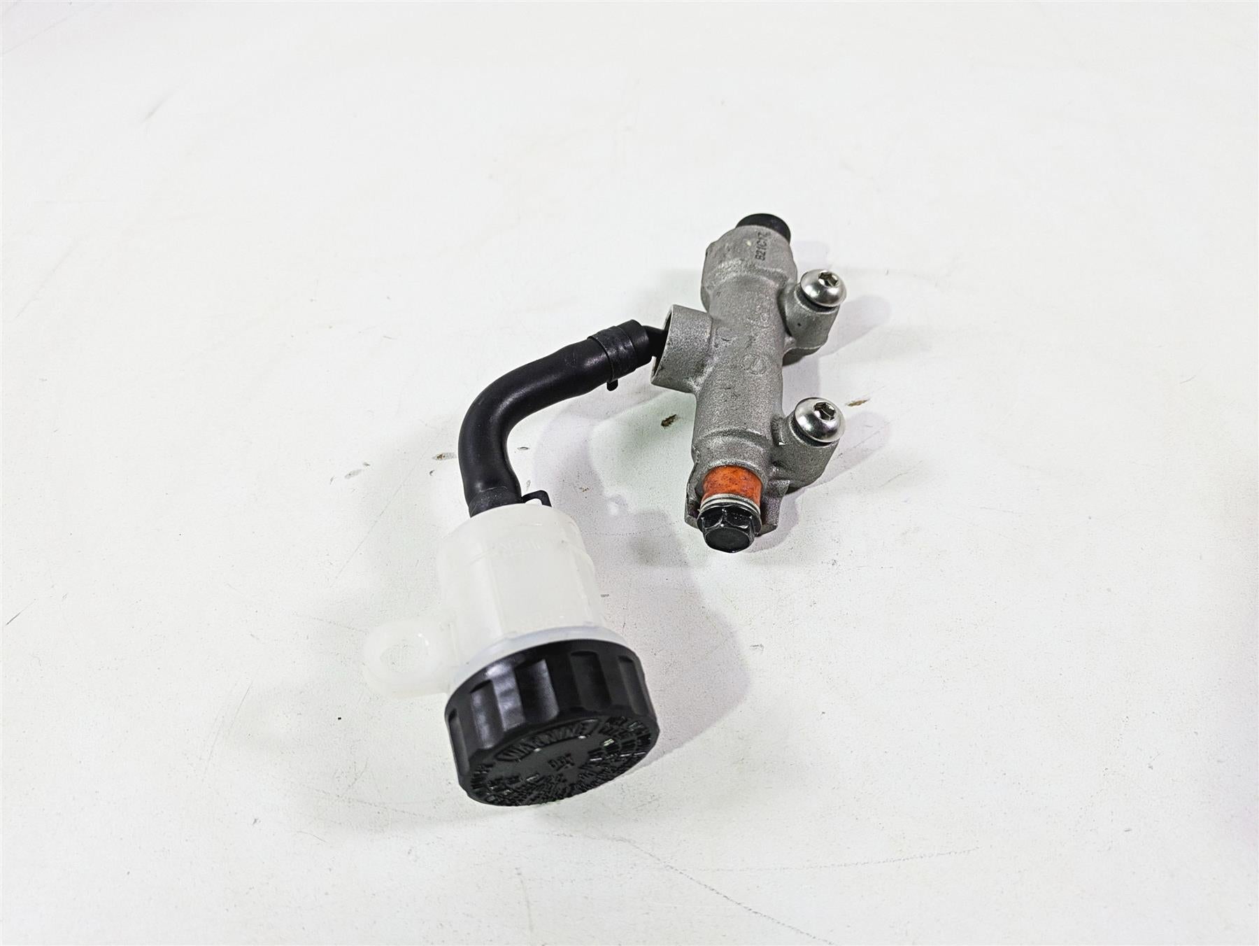 2021 Kawasaki Z900 ZR900 Rear Brake Master Cylinder 43015-0650 {{ shop.shopifyCountryName }} - Mototech271