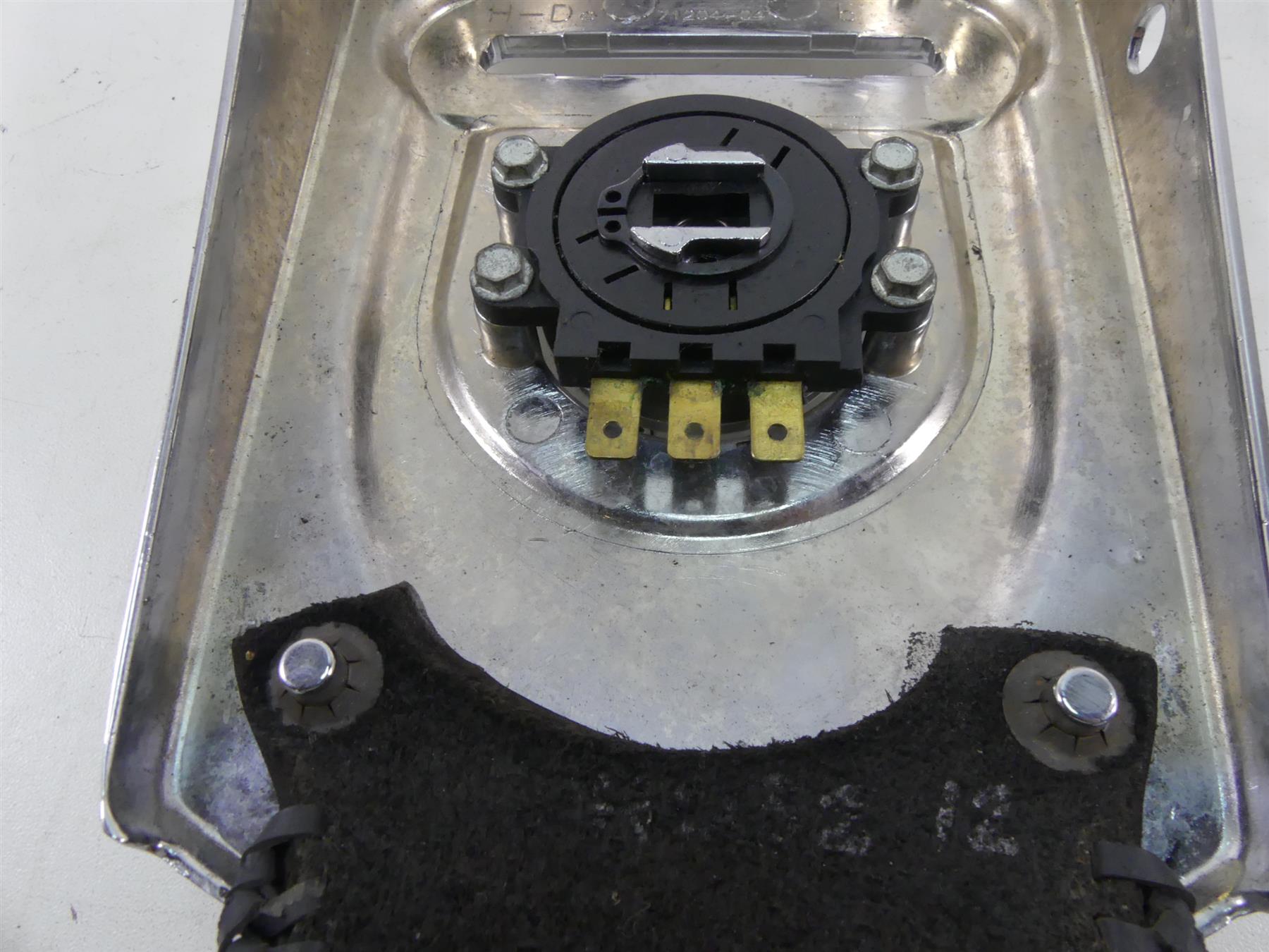 2005 Harley FXDWGI Dyna Wide Glide Ignition Switch + Tank Dash - Read 71211-04A {{ shop.shopifyCountryName }} - Mototech271