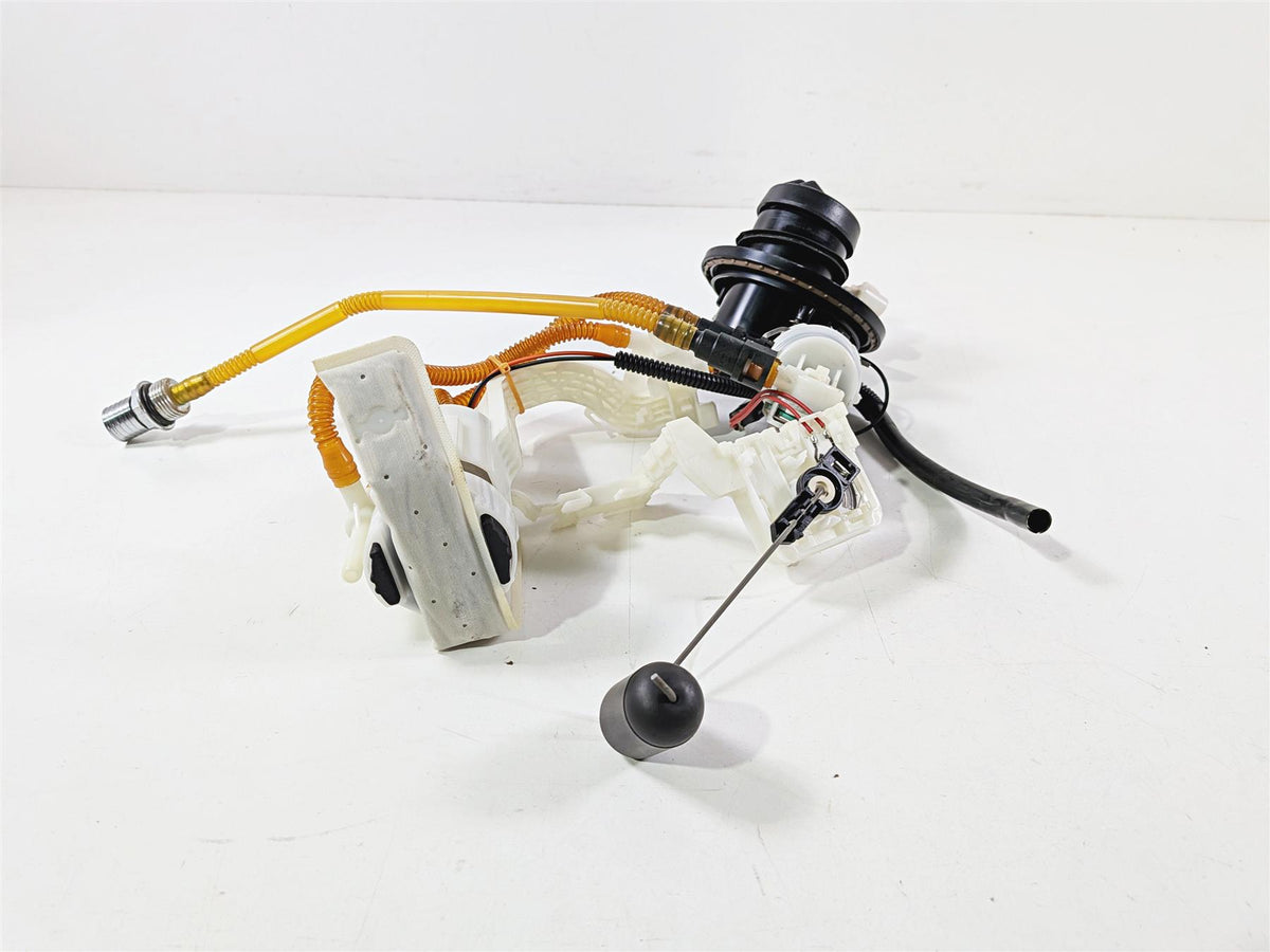 2015 Harley Touring FLTRUSE CVO Road Glide Fuel Gas Pump & Sender 75069-08C-Mototech271