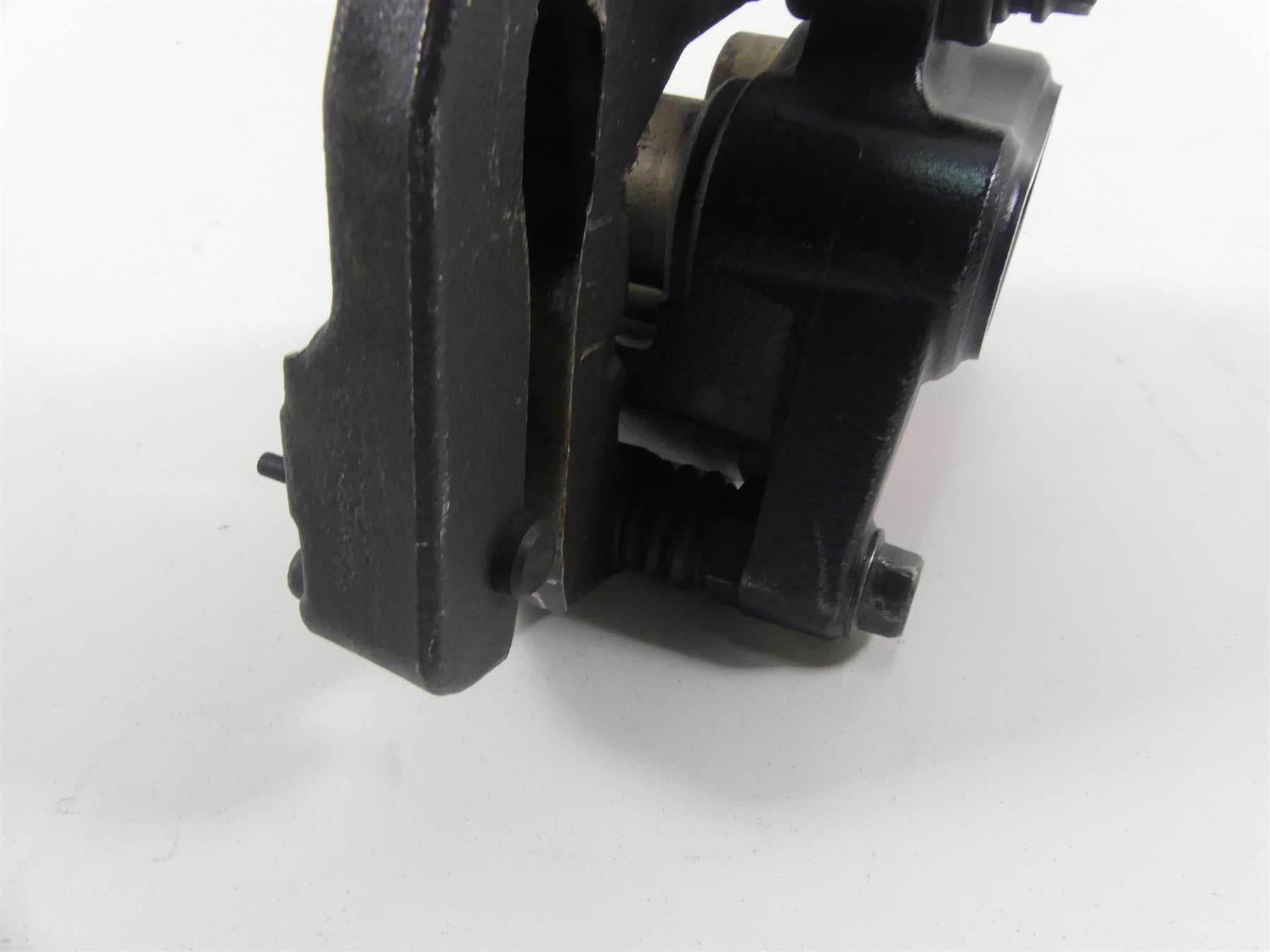 2019 Harley Softail FLSB Sport Glide Rear Brake Caliper & Bracket 41300192 {{ shop.shopifyCountryName }} - Mototech271