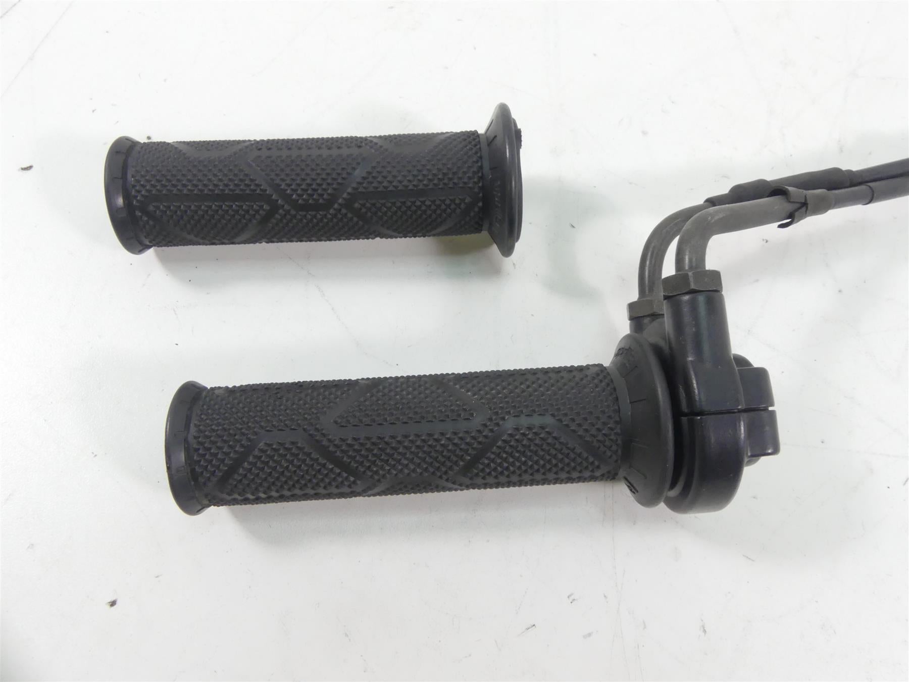 2004 Aprilia RSV1000 R Mille Throttle Grip Cable Set AP8118501 {{ shop.shopifyCountryName }} - Mototech271
