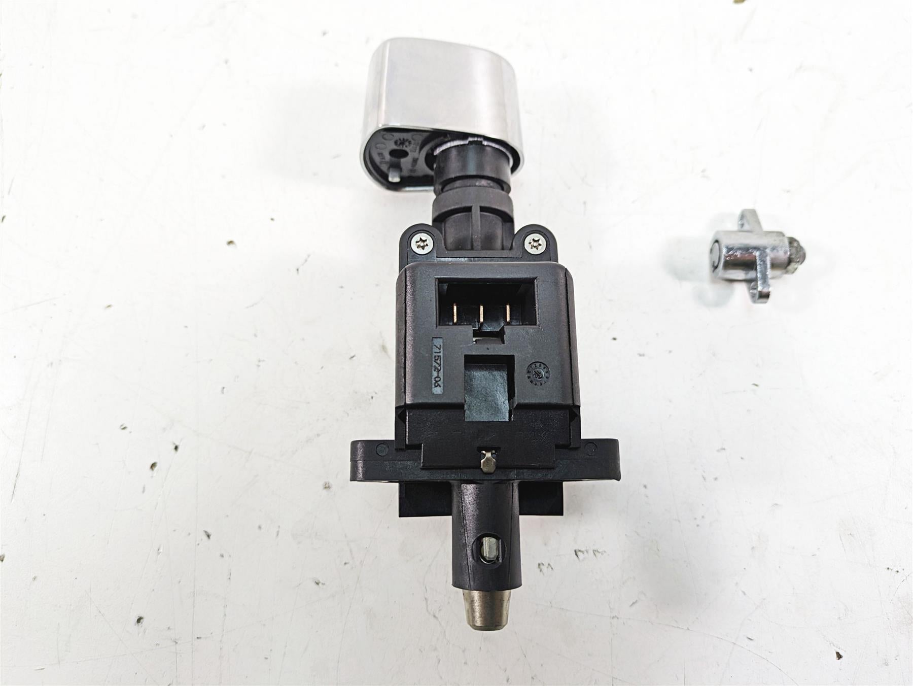 2013 Harley Touring FLHX Street Glide Ignition Switch Lock Set - Vin 71572-06 {{ shop.shopifyCountryName }} - Mototech271