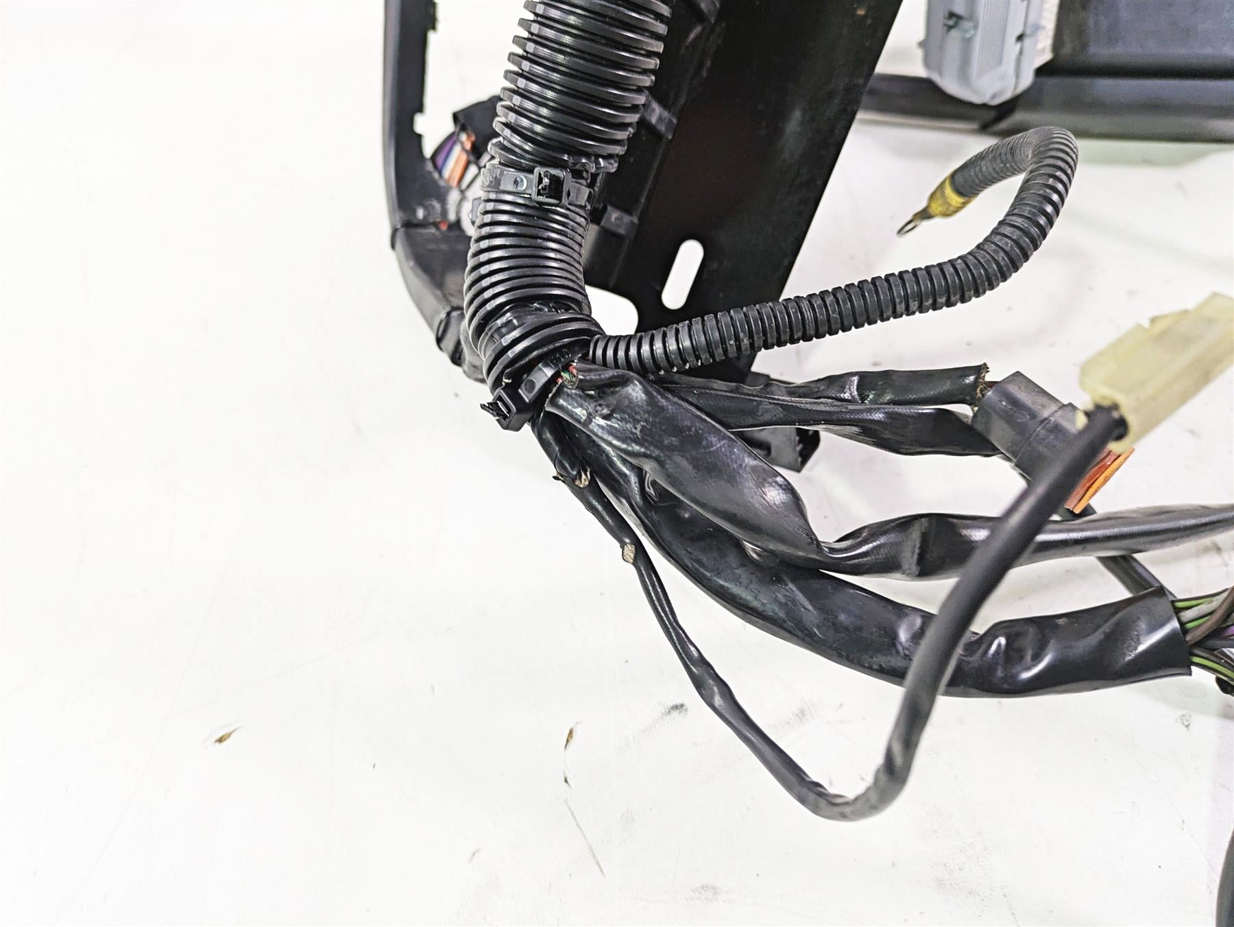 2004 Harley FLSTCI Softail Heritage Wiring Harness Loom EFI 70431-04 {{ shop.shopifyCountryName }} - Mototech271