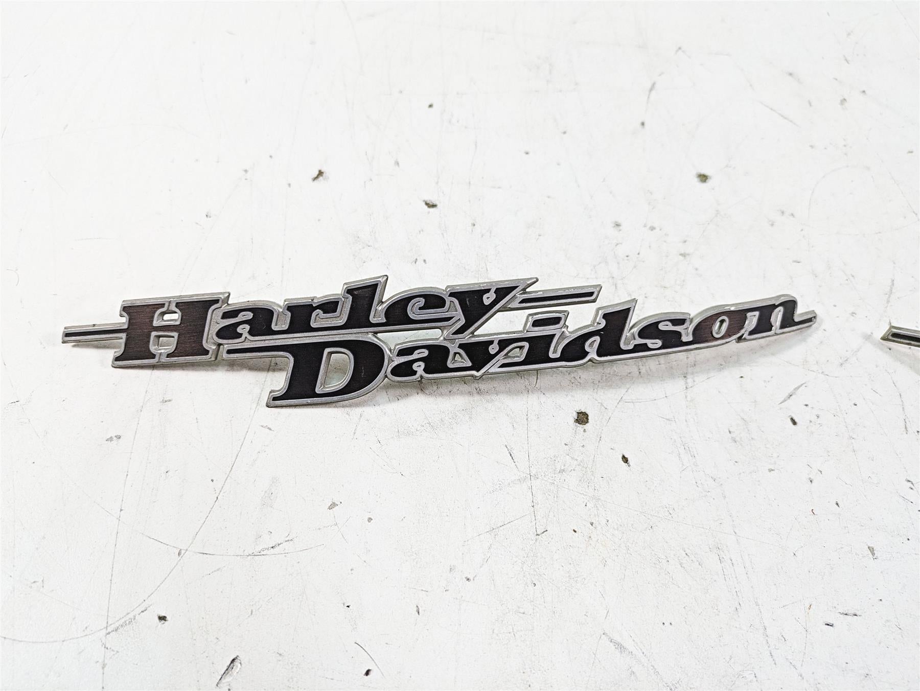 2013 Harley Touring FLHX Street Glide Fuel Tank Emblem Medallion Set 62435-11 {{ shop.shopifyCountryName }} - Mototech271