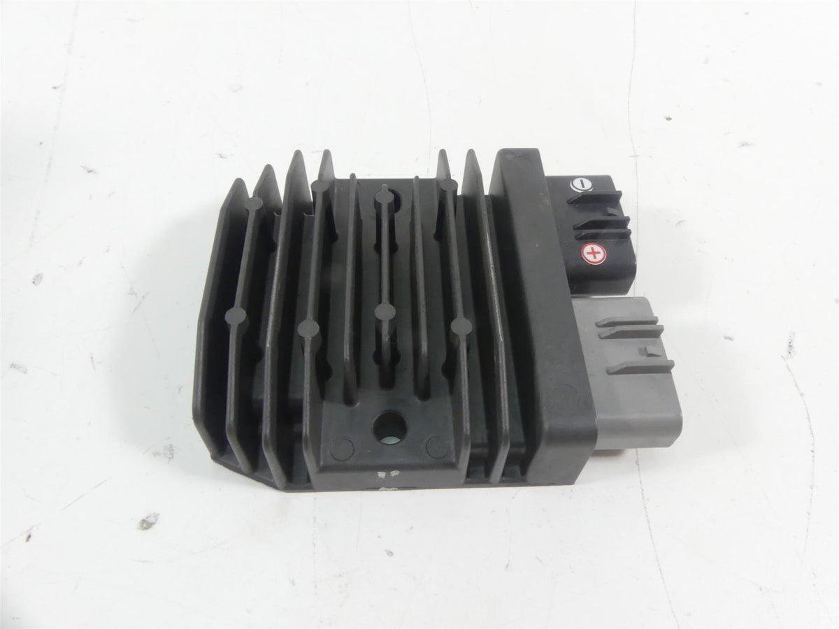 2013 Ducati Streetfighter 848 Rectifier Voltage Regulator 54040191A FH020AA {{ shop.shopifyCountryName }} - Mototech271
