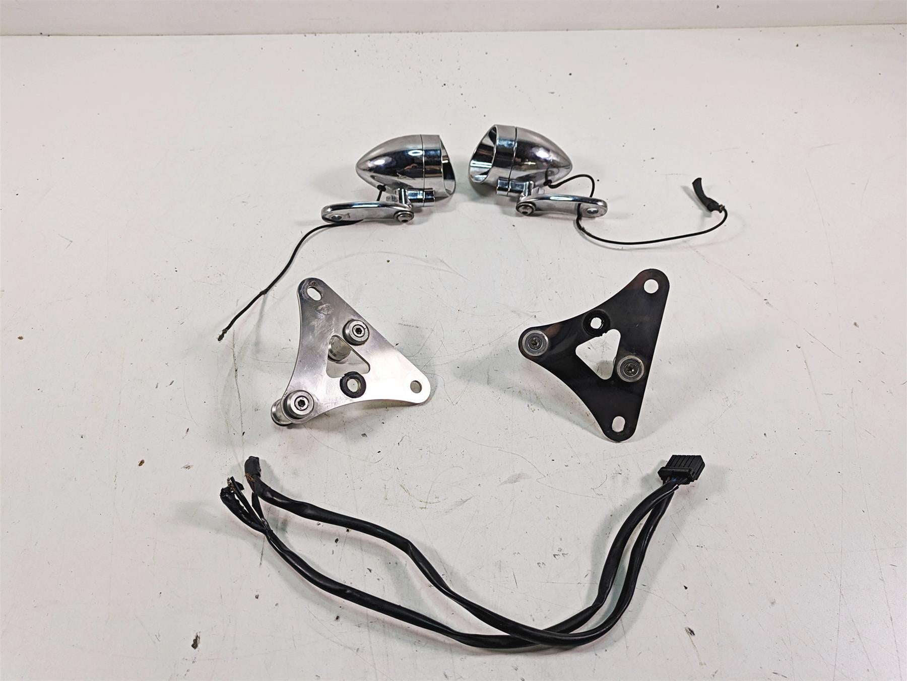2000 Harley FXSTS Softail Springer Aftermarket Front Spot Light Set - Read {{ shop.shopifyCountryName }} - Mototech271