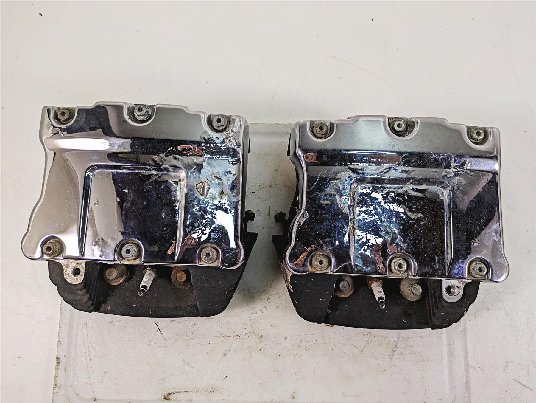1999 Harley Touring FLHTC Electra Glide Cylinder Head Set For Parts 16722-99 {{ shop.shopifyCountryName }} - Mototech271