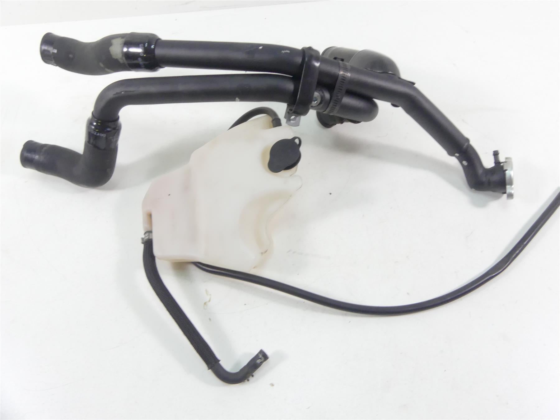 2015 Harley VRSCF Muscle Rod Radiator Cooler Reservoir + Hoses Set 26804-07 | Mototech271