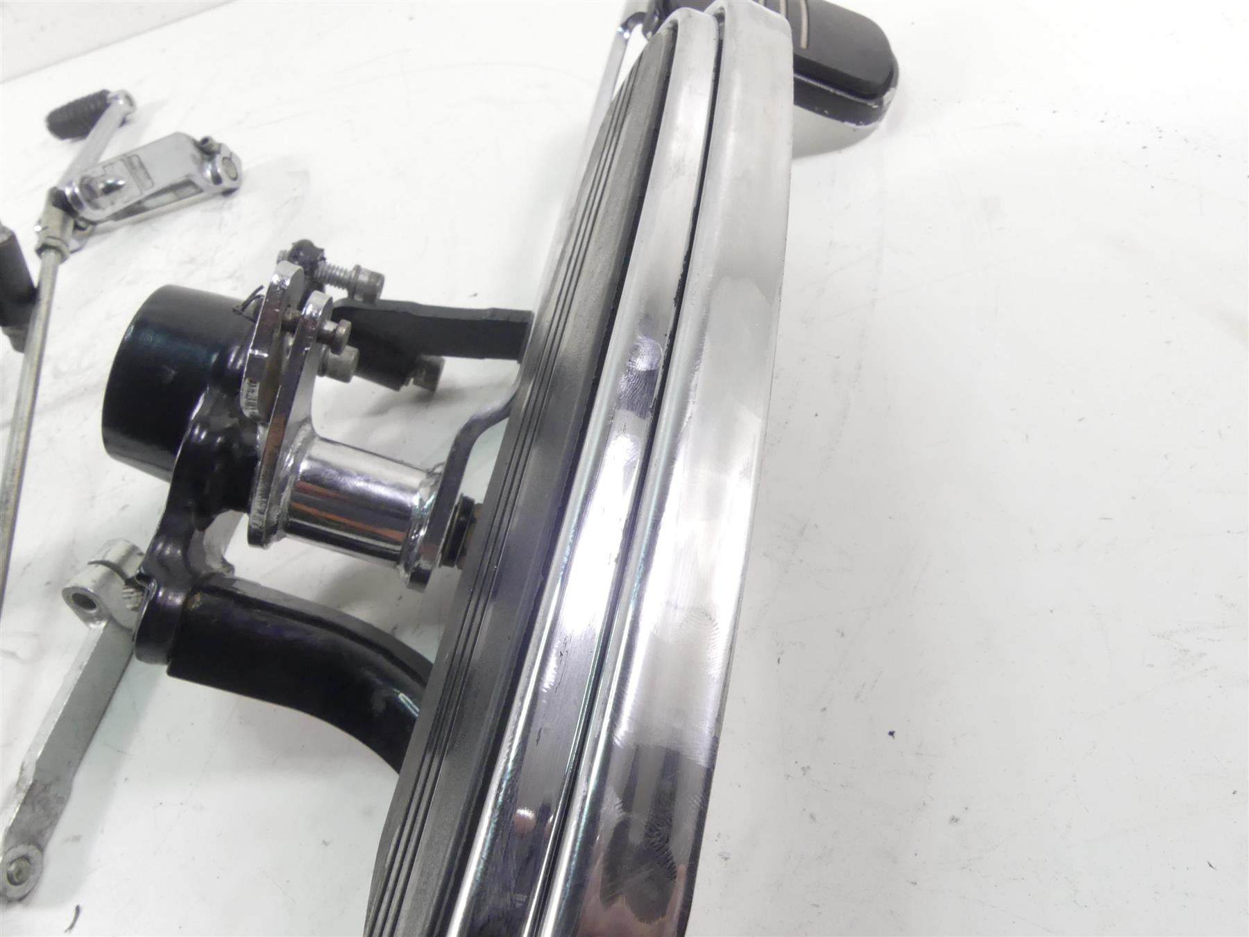 2011 Harley Touring FLTRU Road Glide Floorboard Shifter Brake Pedal Set 47365-09 {{ shop.shopifyCountryName }} - Mototech271