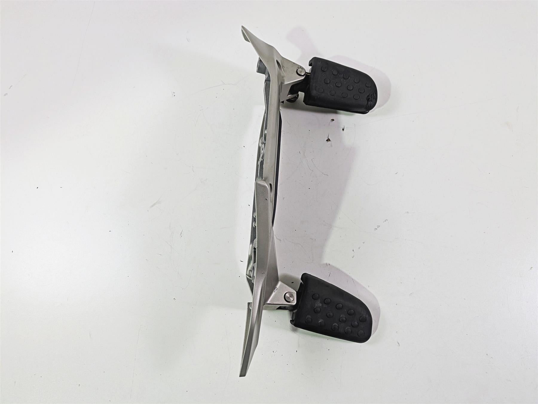 2014 BMW K1600 GTL K48 Right Footpeg Peg Mount Set 46718549080 46717728224 {{ shop.shopifyCountryName }} - Mototech271