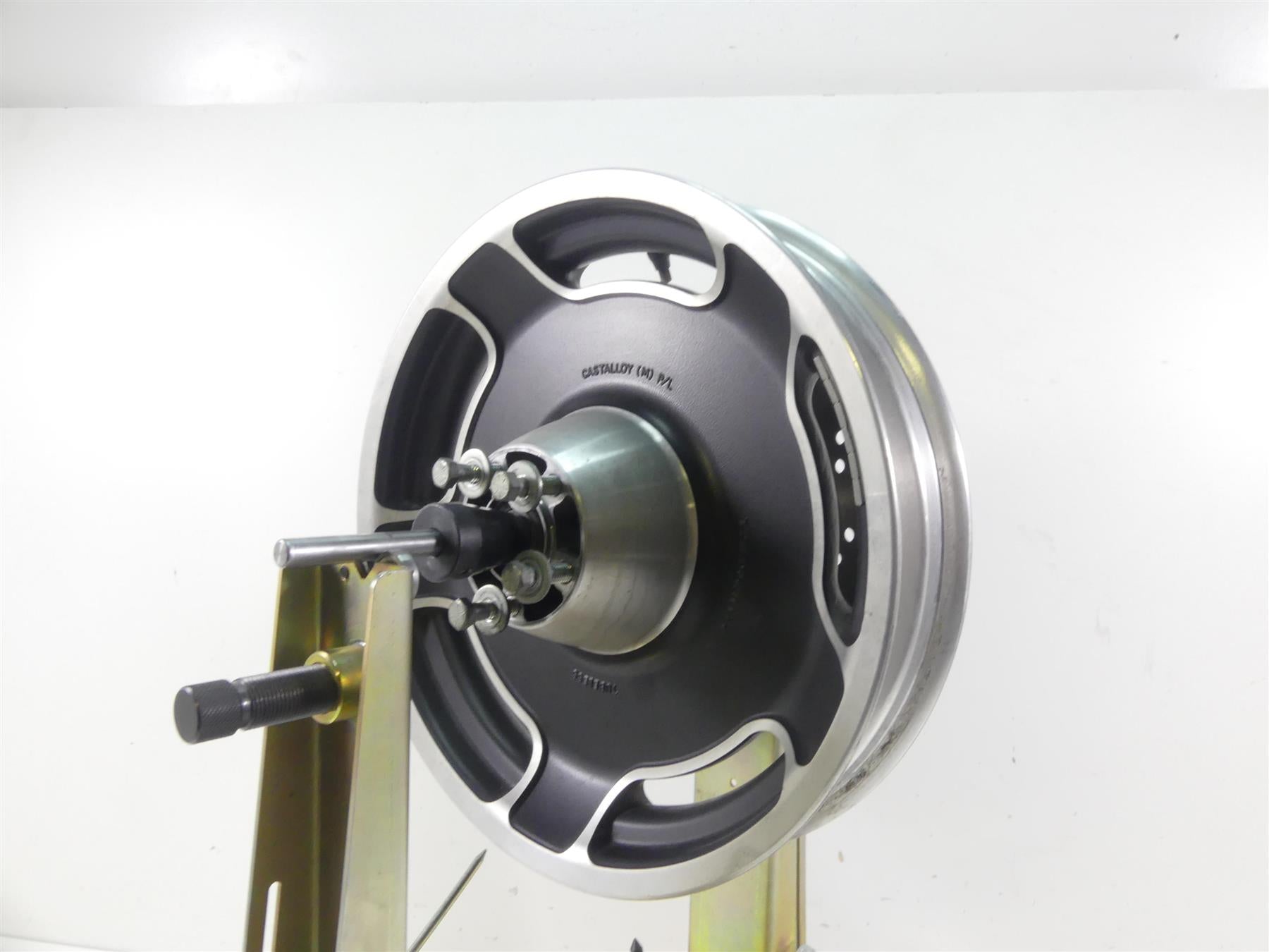 2002 Harley Touring FLHRCI Road King Rear Straight 16x3 Wheel Rim 41288-06 {{ shop.shopifyCountryName }} - Mototech271