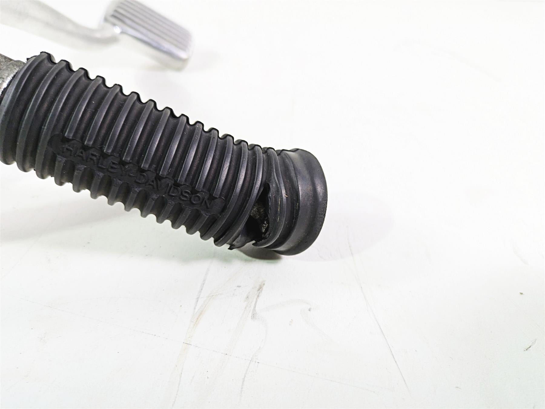 2016 Harley FXDL Dyna Low Rider Right Rider Footpeg & Brake Pedal 50666-07 {{ shop.shopifyCountryName }} - Mototech271