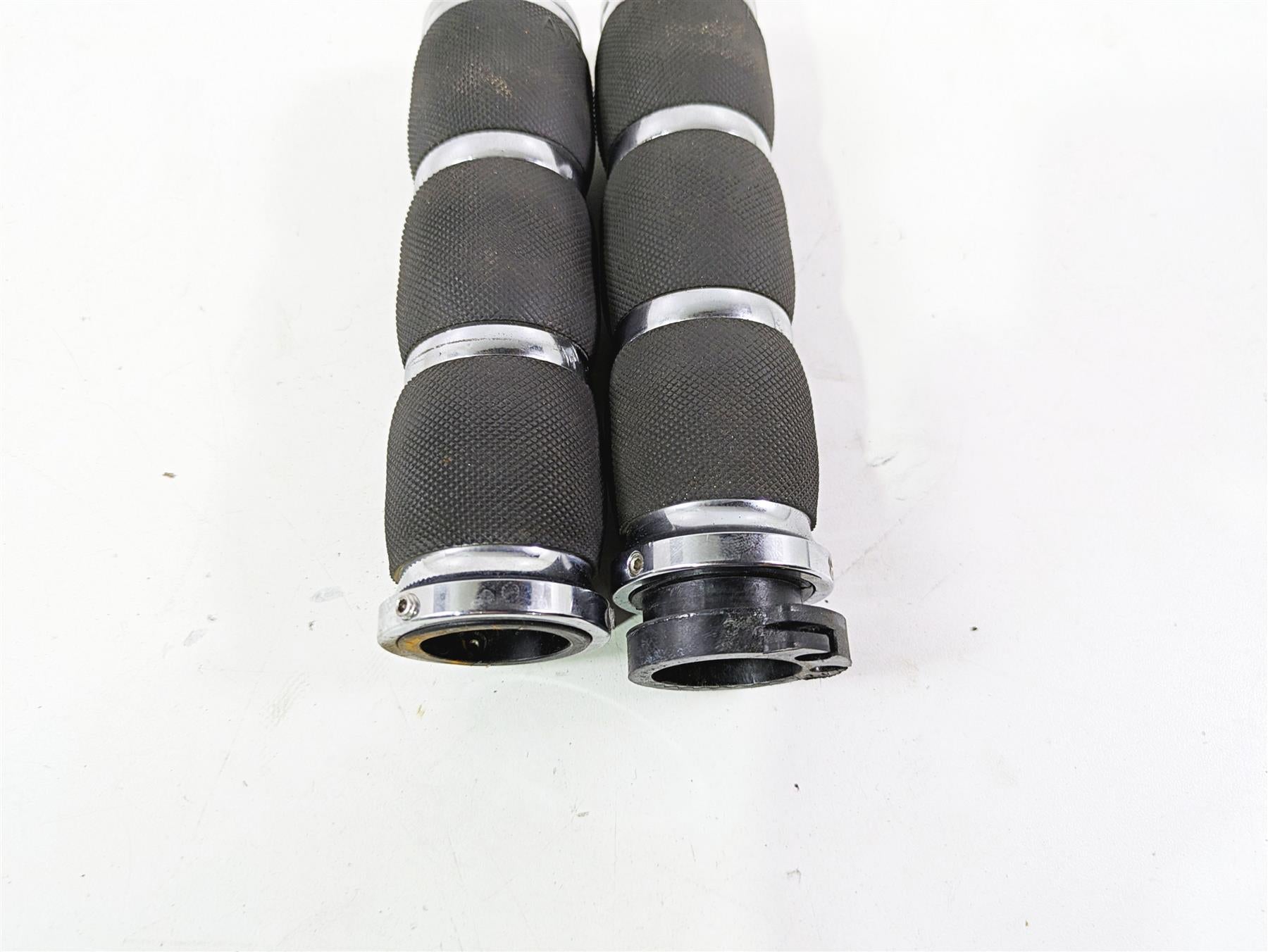 2006 Triumph Rocket 3 Avon Air Cushion Grip Set MT-AIR-90-CH {{ shop.shopifyCountryName }} - Mototech271