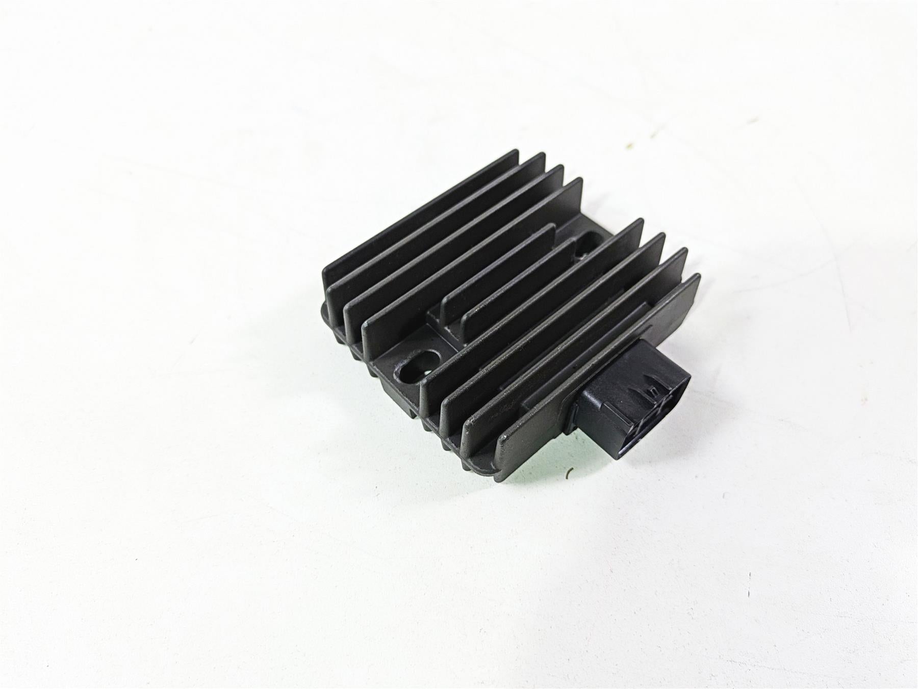2012 Mv Agusta F4 RR Rectifier Voltage Regulator SH678KA 8000B3206 {{ shop.shopifyCountryName }} - Mototech271