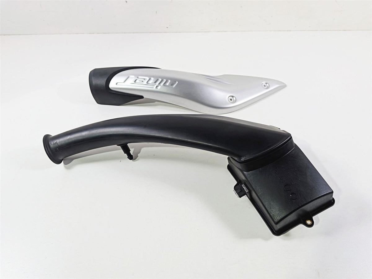 2023 BMW R nineT Scrambler K23 Air Inlet Snorkel Cover & Tube 46638546494 {{ shop.shopifyCountryName }} - Mototech271