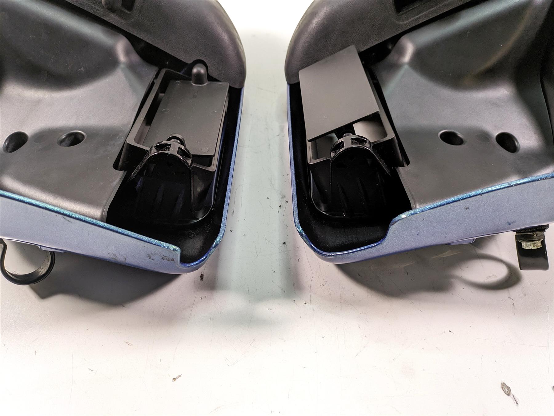 2014 Harley Touring FLHTK Electra Glide Lower Leg Fairing Cover Set 57100112 {{ shop.shopifyCountryName }} - Mototech271