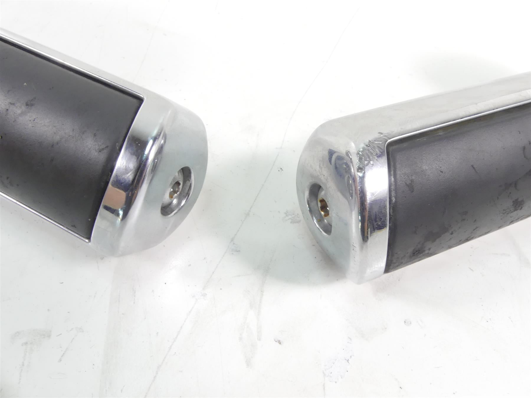 2007 Harley Touring FLHR SE CVO Road King Highway Foot Peg Footpeg Set 50500858 {{ shop.shopifyCountryName }} - Mototech271