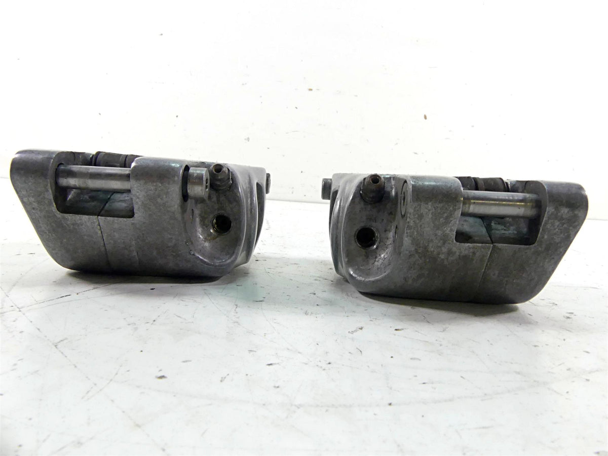 1979 Harley Sportster XLS1000 Roadster Front Brake Caliper Set 44121-77 44195-77 {{ shop.shopifyCountryName }} - Mototech271