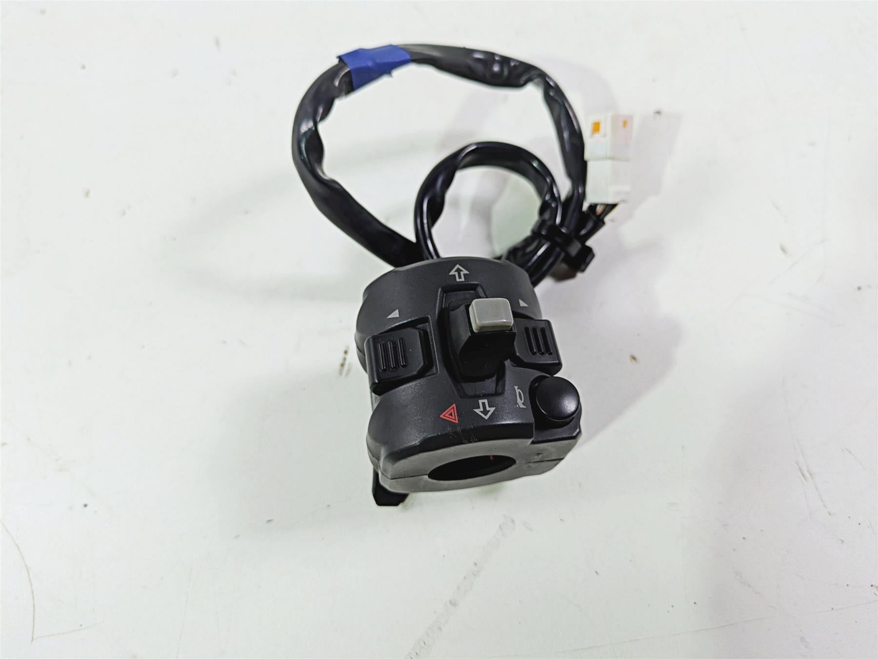 2016 Ducati Monster 1200 S Left Hand Control Switch Horn Blinker 65110141A {{ shop.shopifyCountryName }} - Mototech271