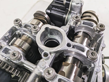 2022 BMW R1250 RT K052 Left Cylinder Head Cylinderhead 11128504123 {{ shop.shopifyCountryName }} - Mototech271