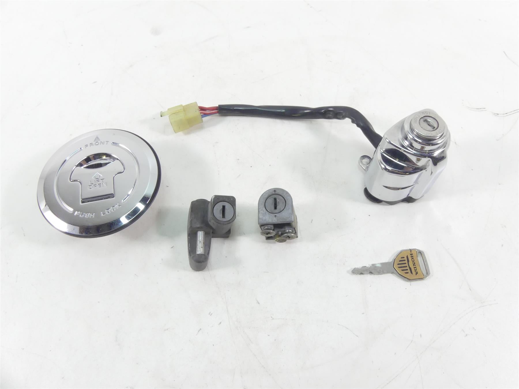 2003 Honda VTX1800R Ignition Switch Key Lock Tank Cap Set 35010-MCH-010 {{ shop.shopifyCountryName }} - Mototech271
