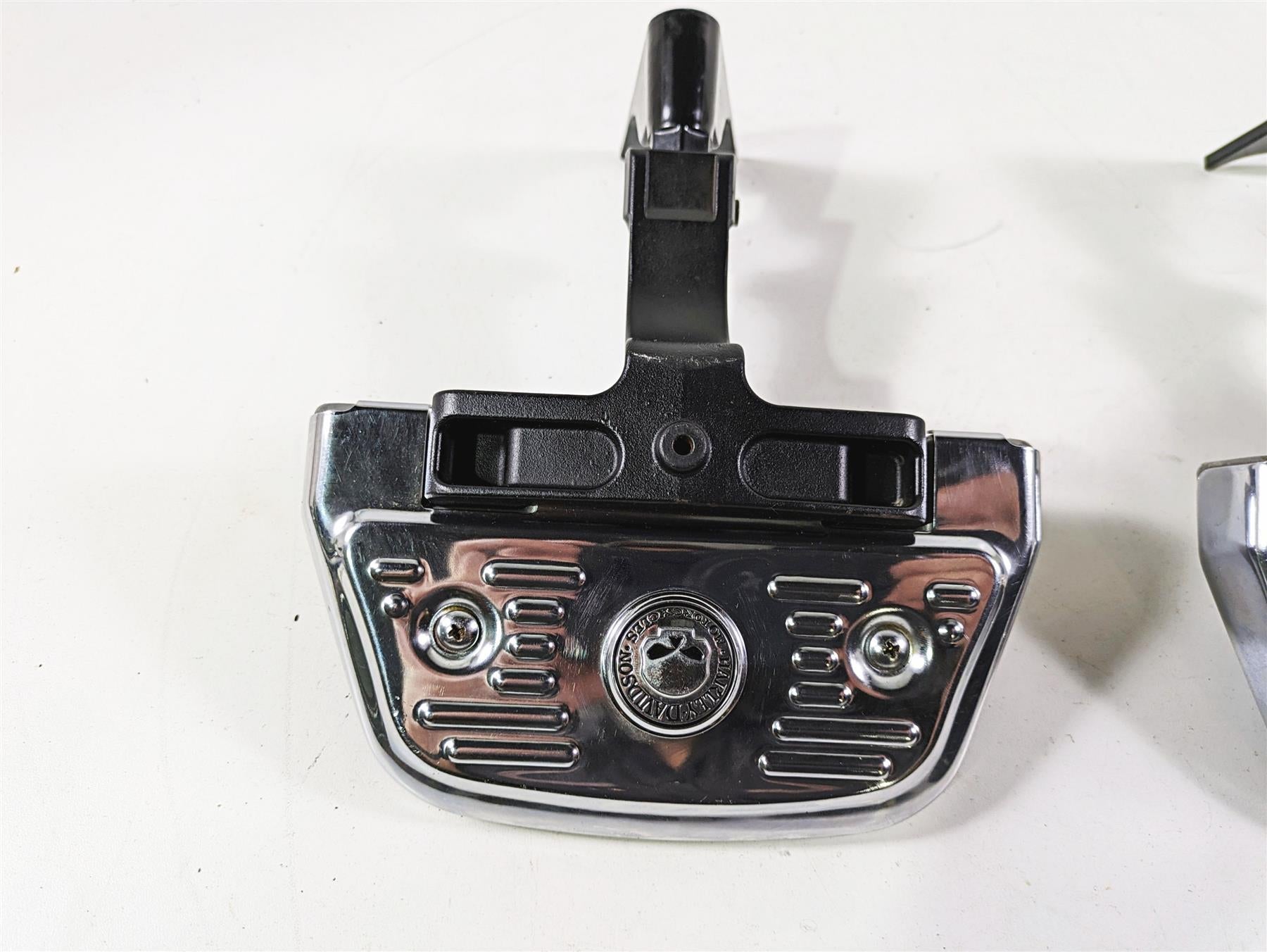 2008 Harley FLSTC Softail Heritage Rear Passenger Floorboard Kit 50602-00A {{ shop.shopifyCountryName }} - Mototech271