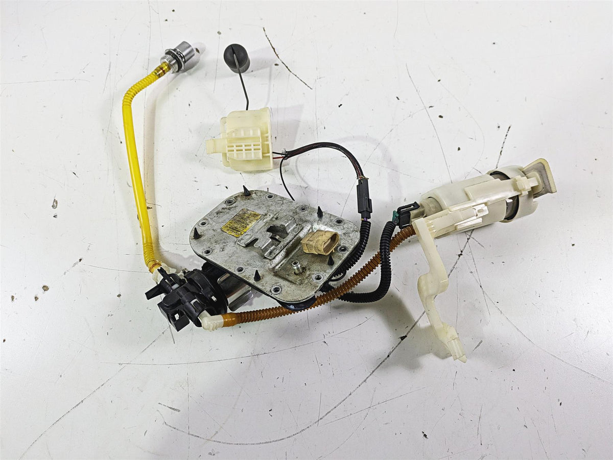 2016 Harley FLSTC Softail Heritage Fuel Gas Petrol Pump TESTED 75252-11A {{ shop.shopifyCountryName }} - Mototech271